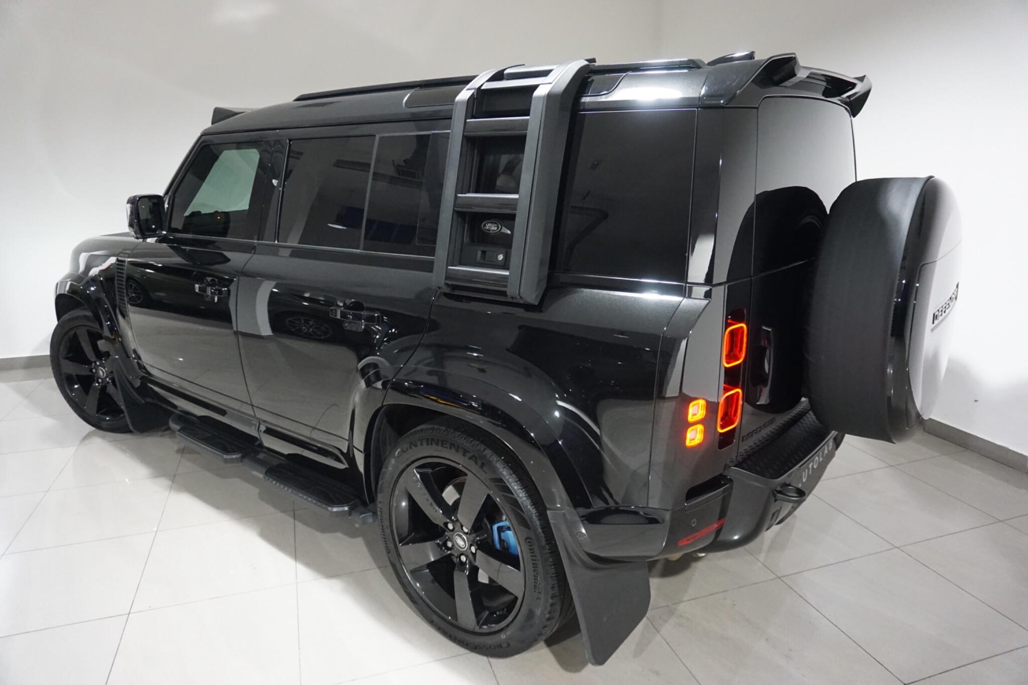 Land Rover Defender 110 3.0 D300 MHEV X-Dynamic HSE Auto 4WD Euro 6 (s/s) 5dr